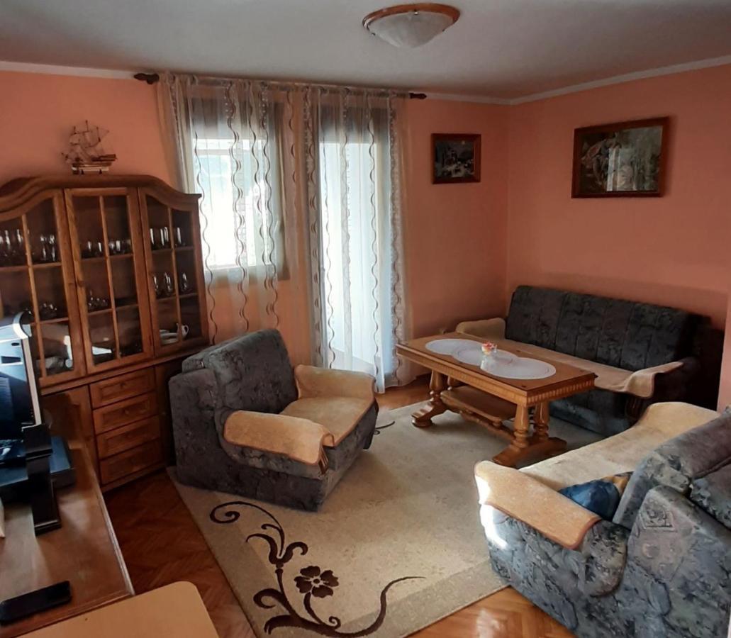 Apartman Sofija Pluzine Luaran gambar